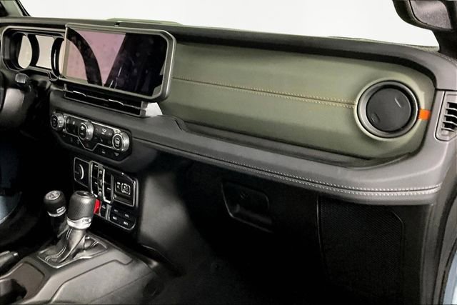 Used 2024 Jeep Gladiator Mojave w/ Technology Group image 26