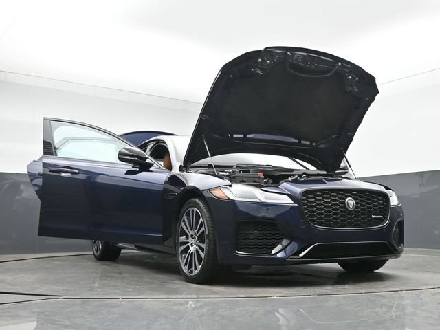 Used 2024 Jaguar XF R-Dynamic SE AWD/4WD image 50