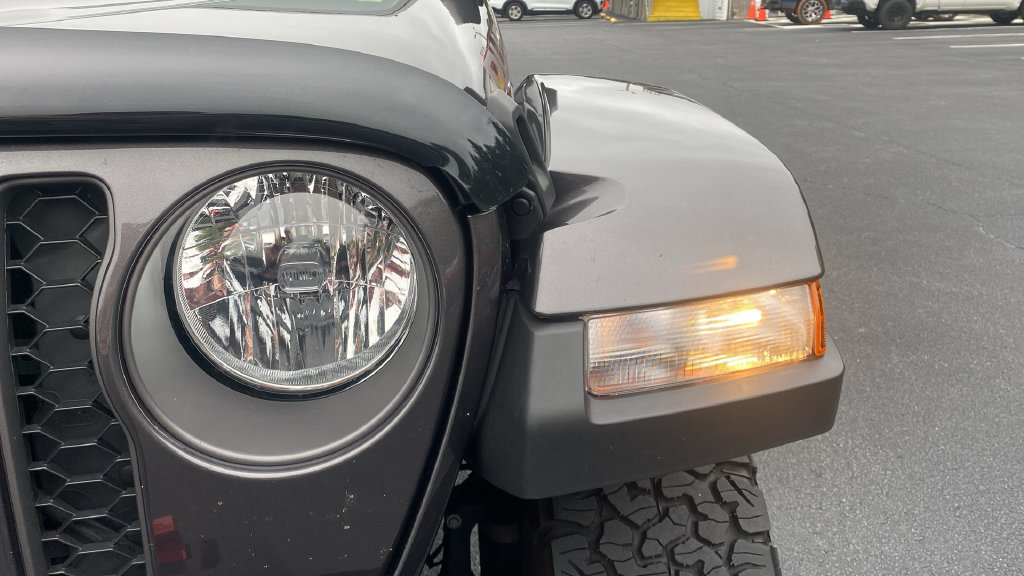 Used 2023 Jeep Gladiator Rubicon w/ Cold Weather Group AWD/4WD image 9