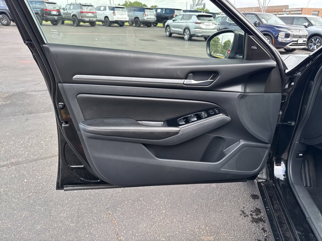 Used 2023 Nissan Altima 2.5 SV image 11