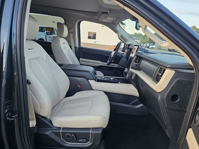 Certified 2024 Ford Expedition Platinum image 27