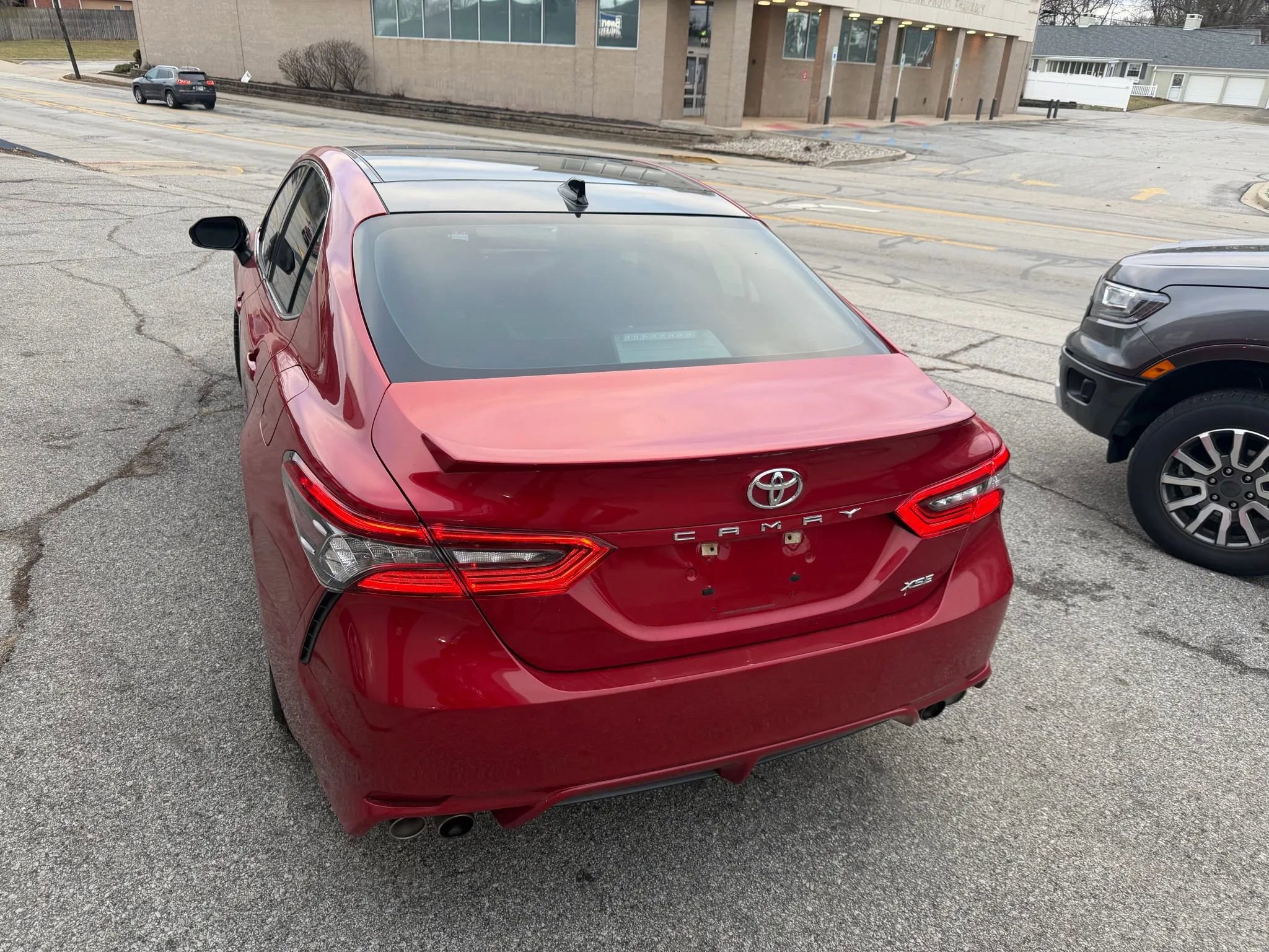 Used 2021 Toyota Camry XSE image 5