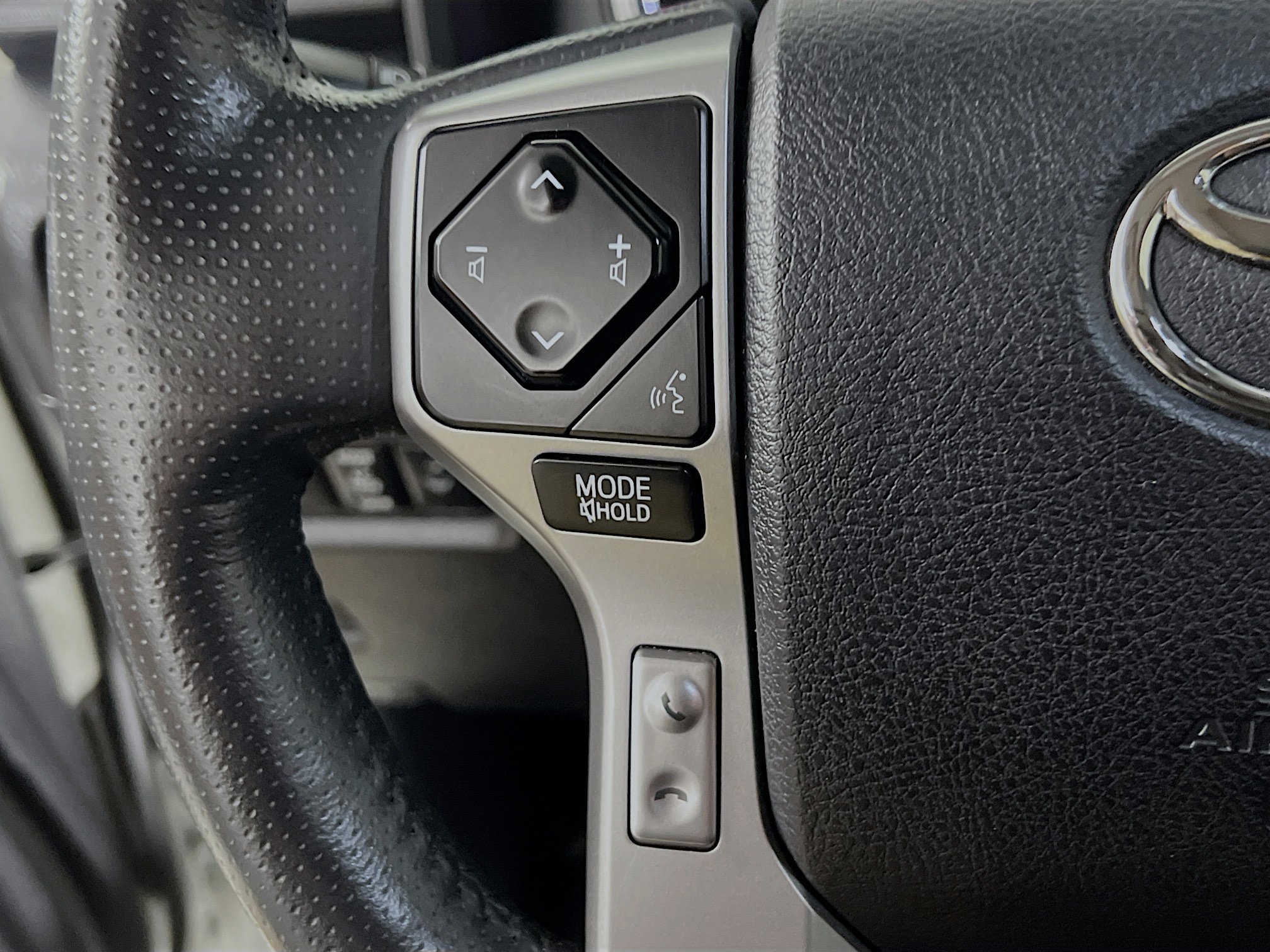 Used 2023 Toyota 4Runner Limited image 19