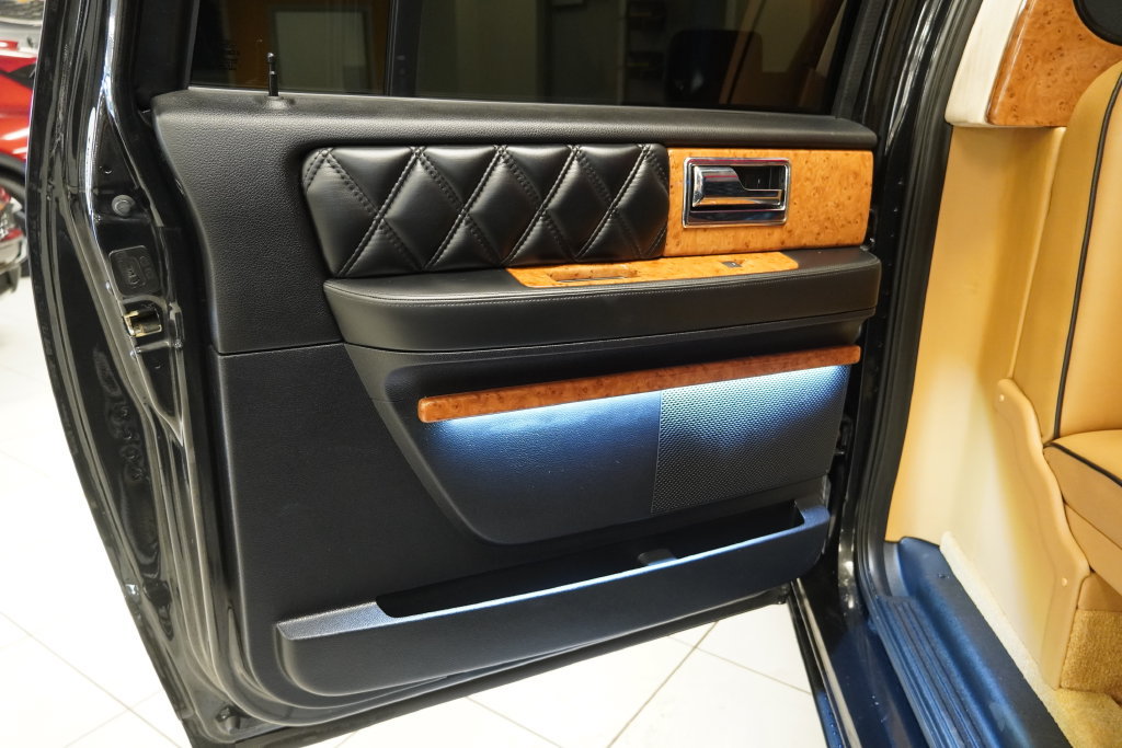 Used 2015 Lincoln Navigator L 4WD image 26