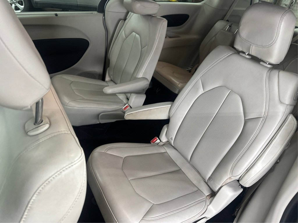 Used 2021 Chrysler Voyager Lxi image 11