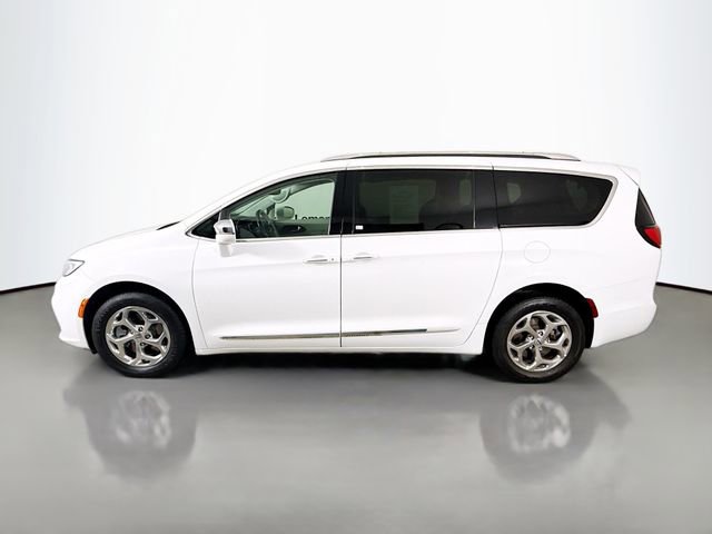 Used 2021 Chrysler Pacifica Limited AWD/4WD image 4