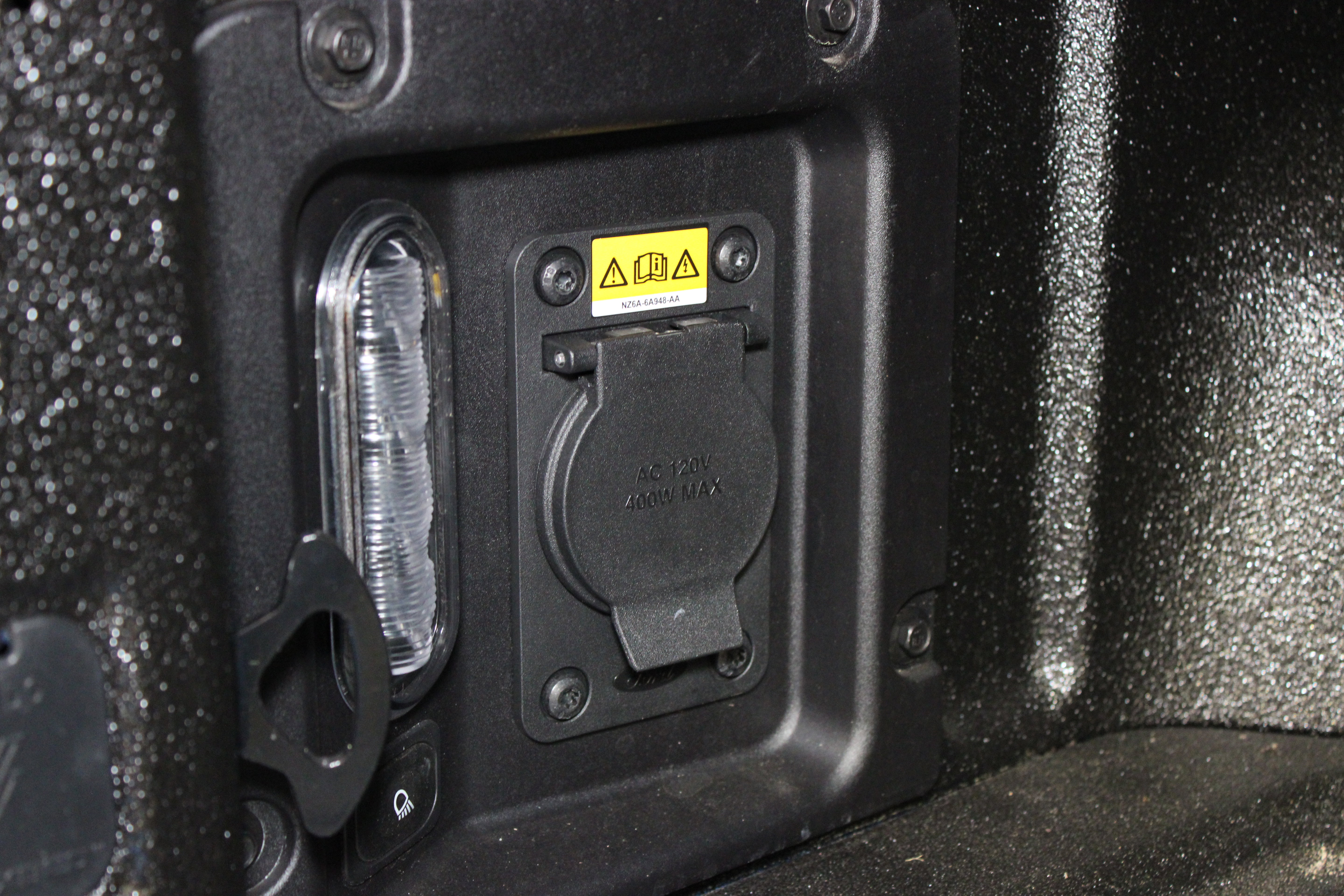 Used 2025 Ford Maverick XLT AWD/4WD image 16