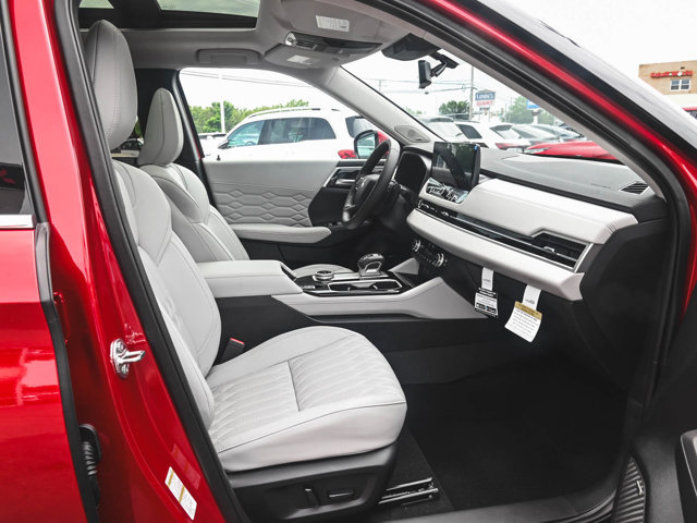 New 2025 Mitsubishi Outlander SEL image 34
