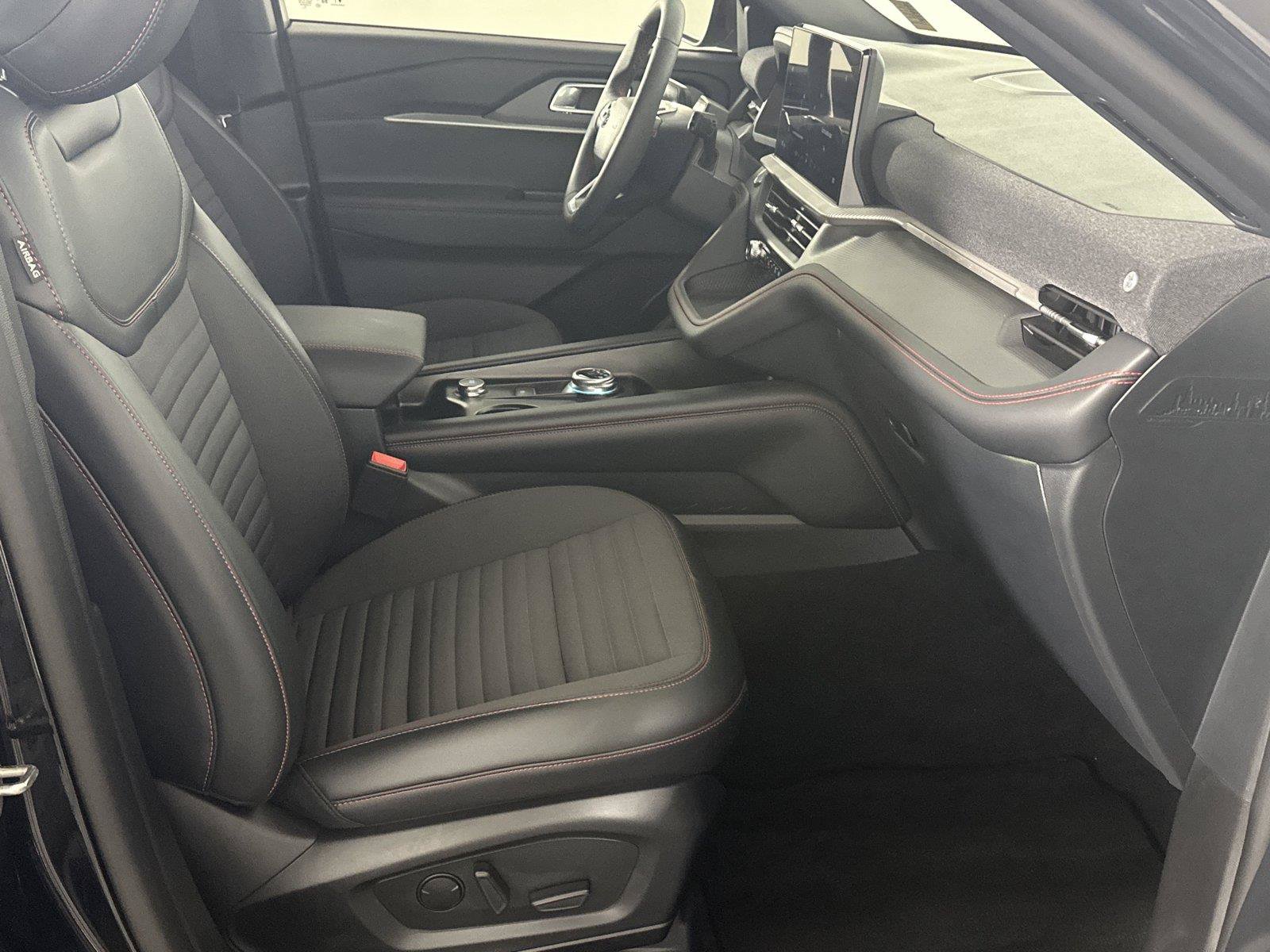 Used 2026 Ford Explorer ST-Line w/ Premium Package RWD image 17