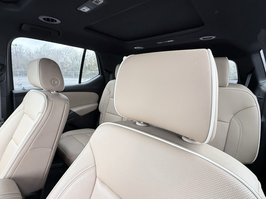 Used 2023 Chevrolet Traverse Premier image 24