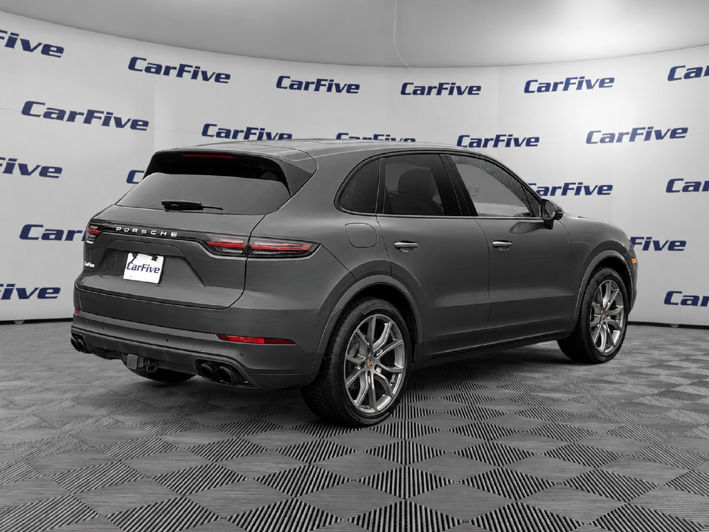 Used 2023 Porsche Cayenne AWD/4WD image 6