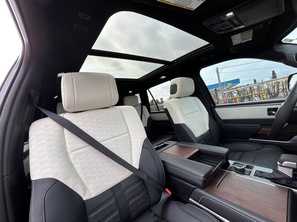 Used 2025 Toyota Sequoia Capstone image 28