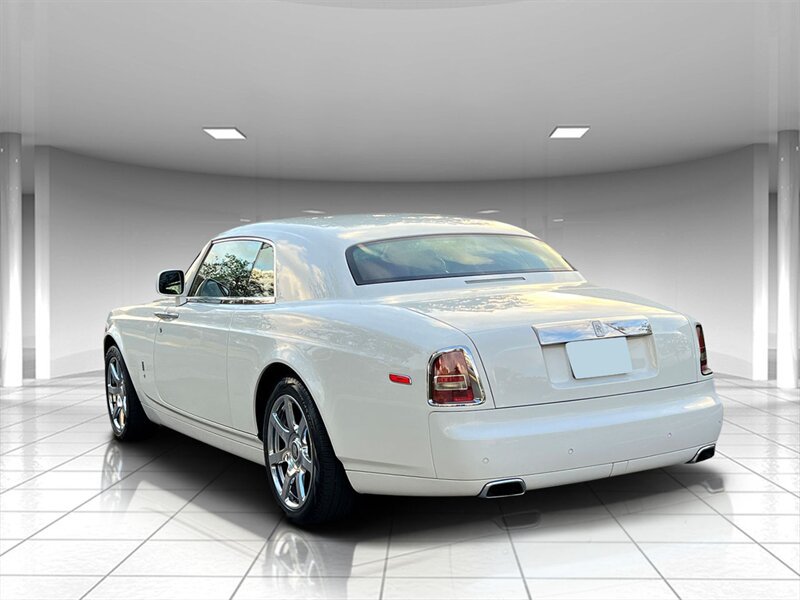 Used 2010 Rolls-Royce Phantom Coupe RWD image 3