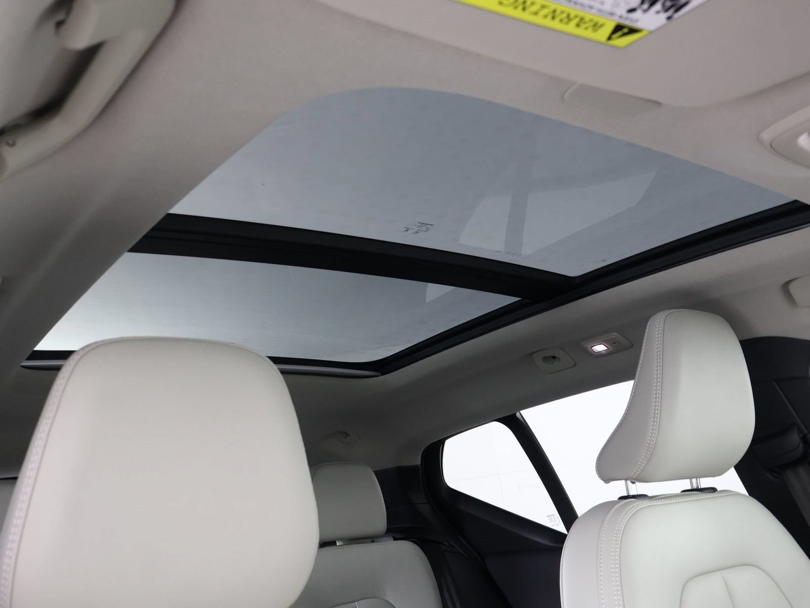 Certified 2026 Volvo XC40 B5 Plus AWD/4WD image 23