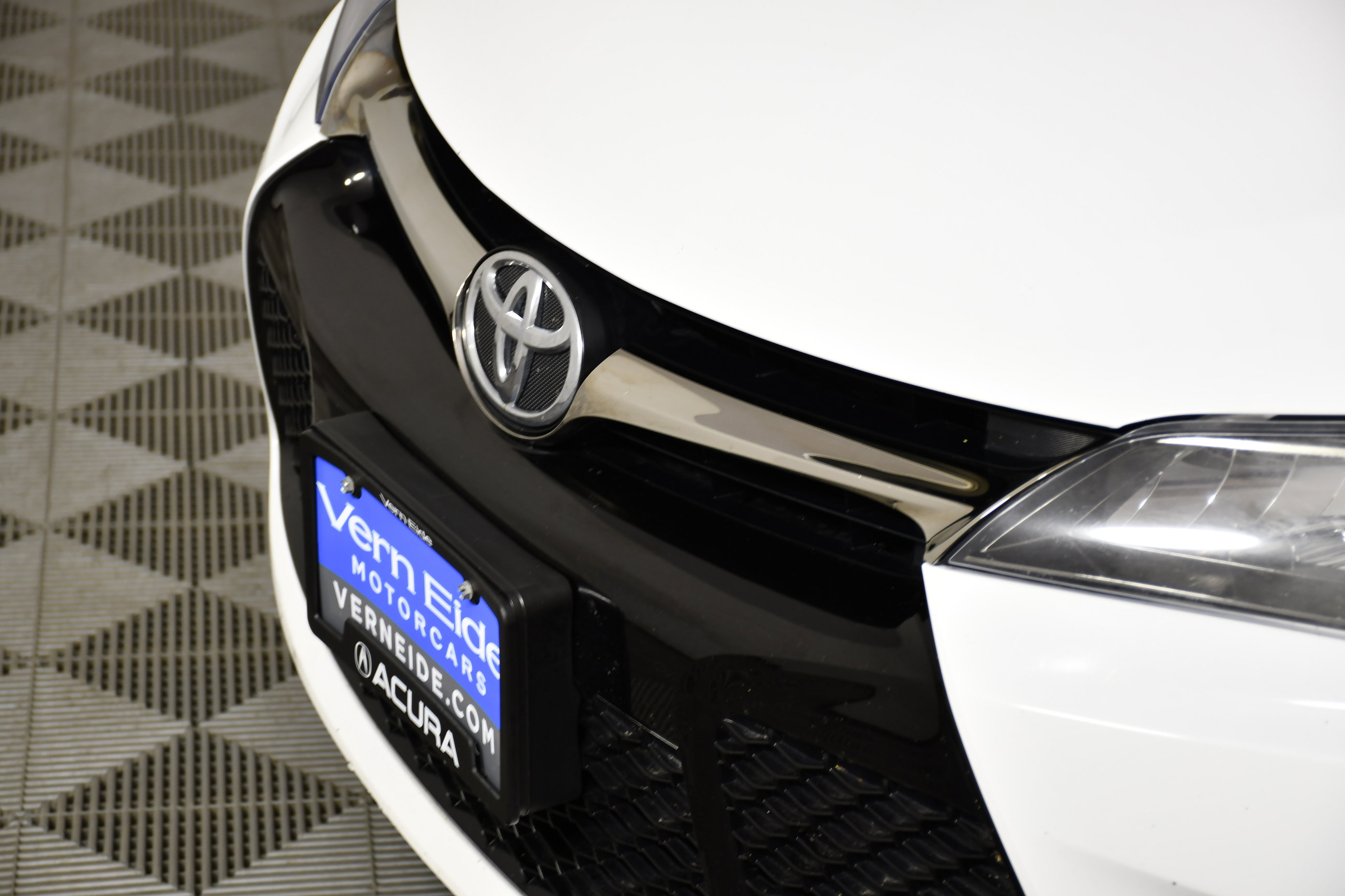 Used 2017 Toyota Camry SE FWD image 11