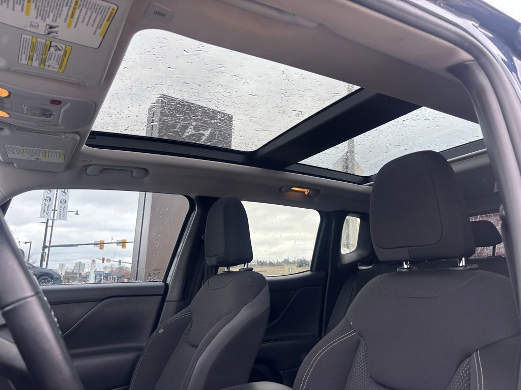 Used 2023 Jeep Renegade Altitude w/ Sun/Sound Group image 8
