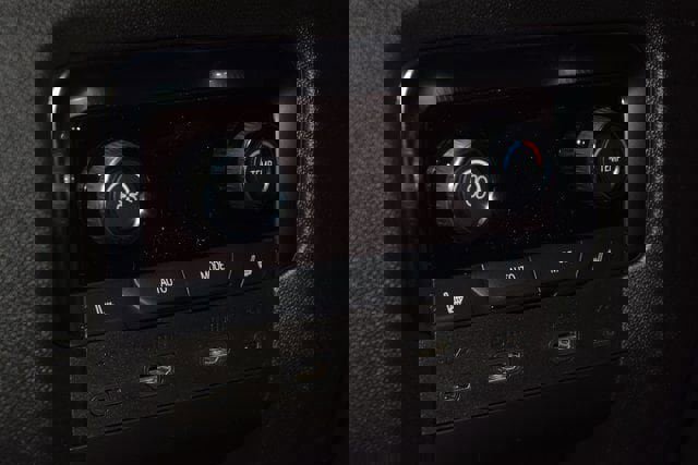 New 2026 Chevrolet Suburban Premier image 43