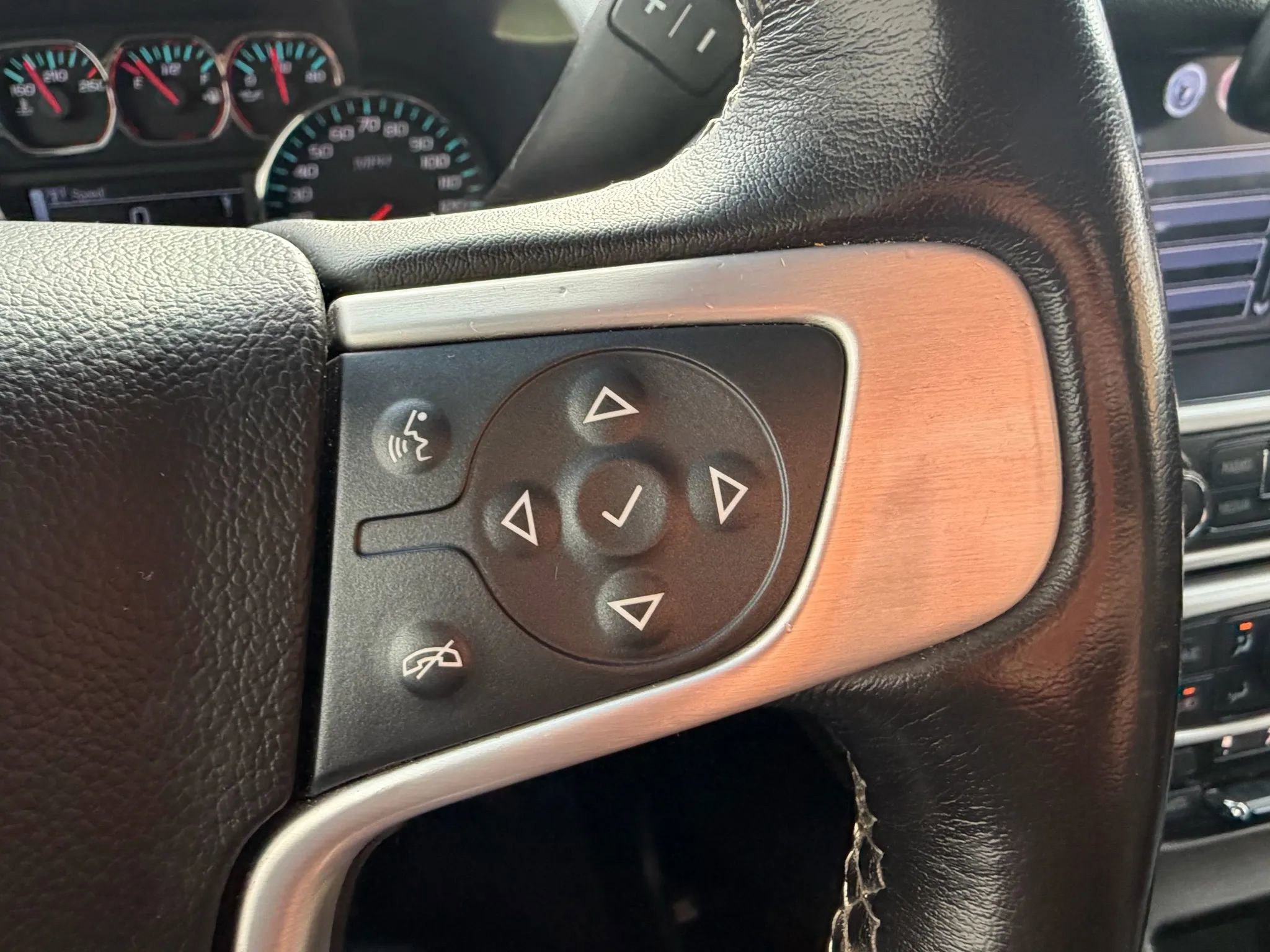 Used 2020 GMC Yukon SLT image 13