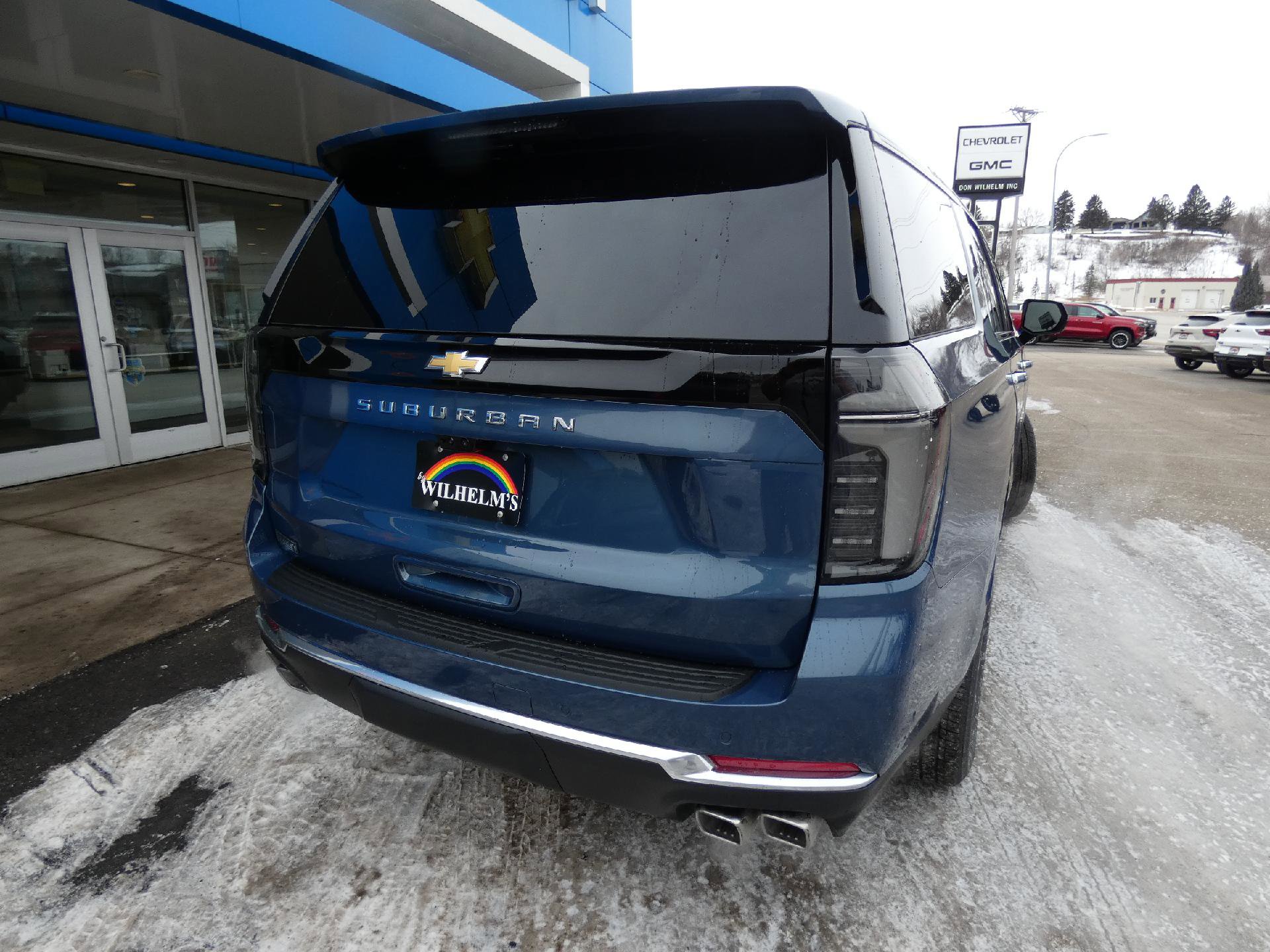 New 2026 Chevrolet Suburban High Country image 3