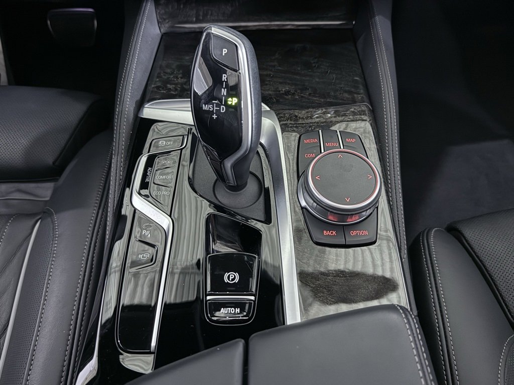 Used 2021 BMW M550i xDrive w/ Premium Package image 38