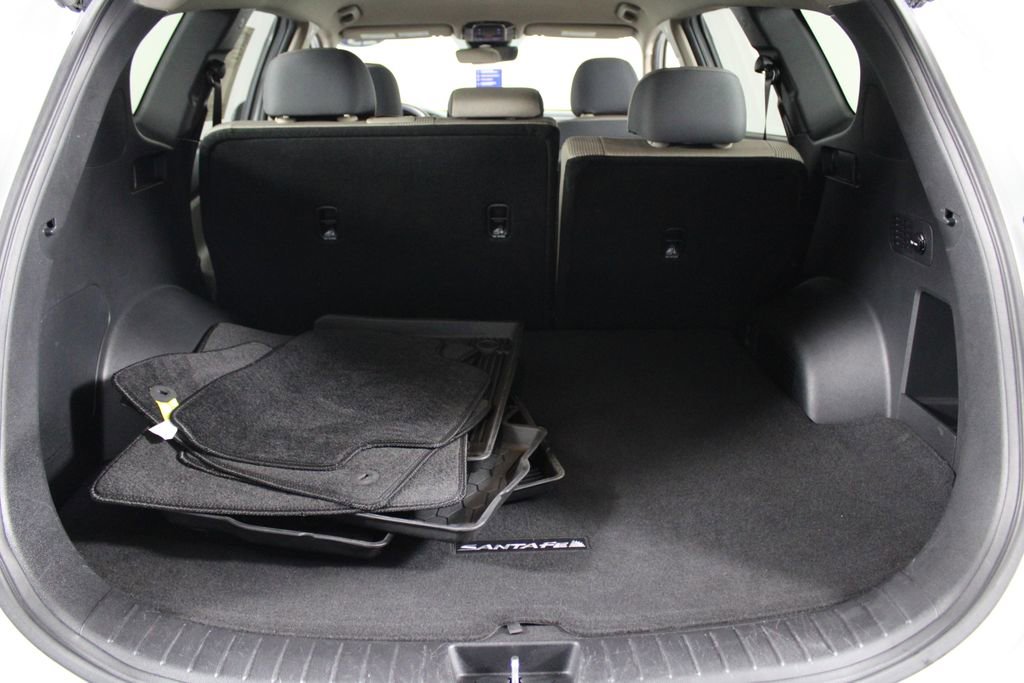 Used 2023 Hyundai Santa Fe SEL w/ Cargo Package image 16