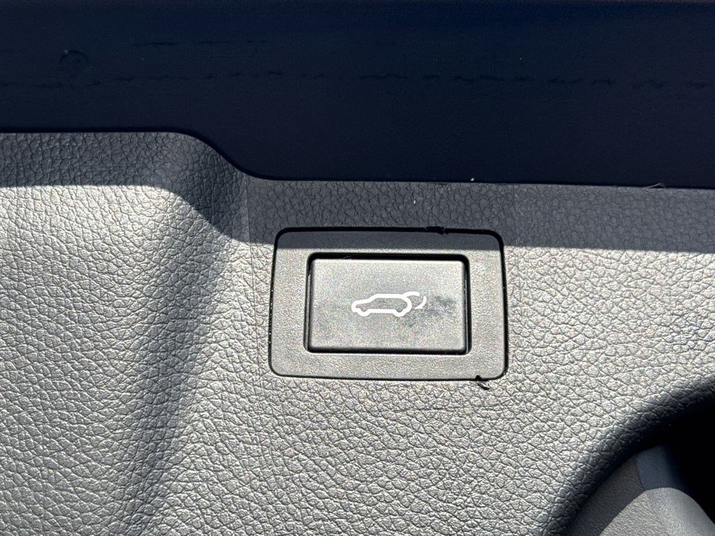 Used 2018 Hyundai Santa Fe Sport 2.0T FWD image 17
