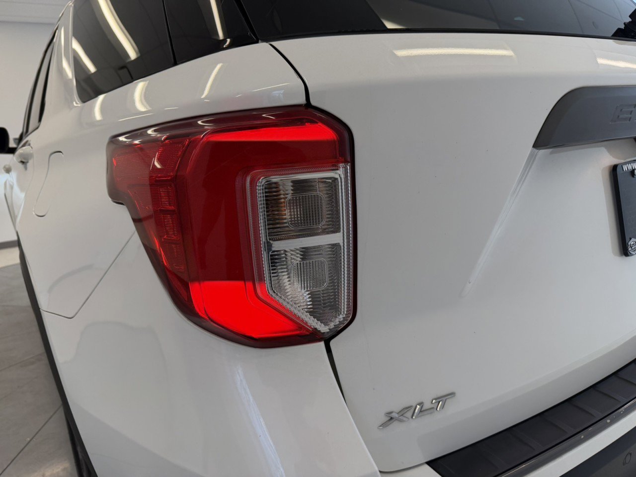 Used 2022 Ford Explorer XLT w/ Equipment Group 202A AWD/4WD image 48