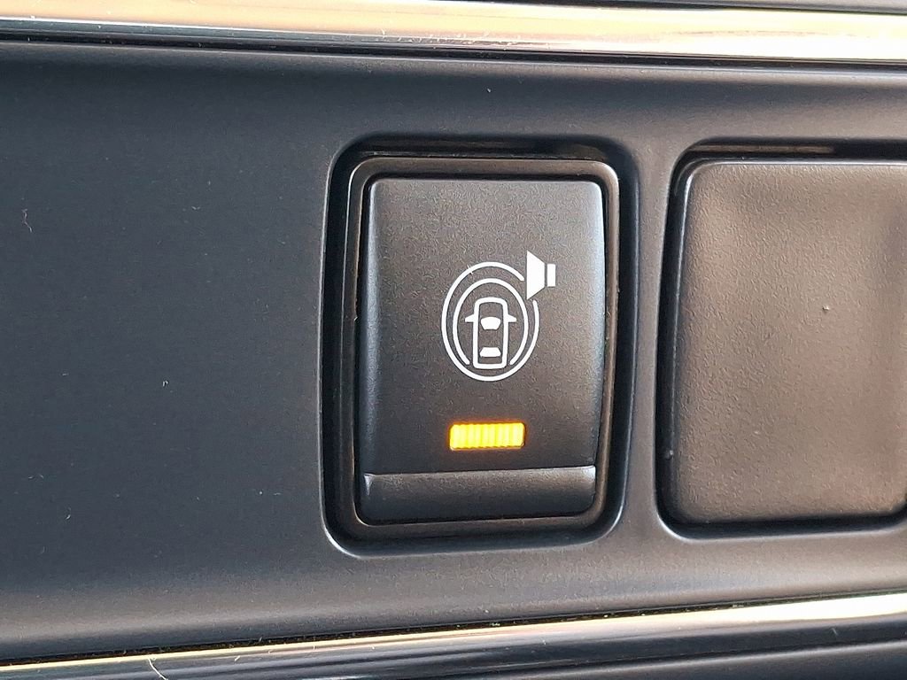 Used 2024 Nissan Titan SV w/ Accessory Utility Package image 25