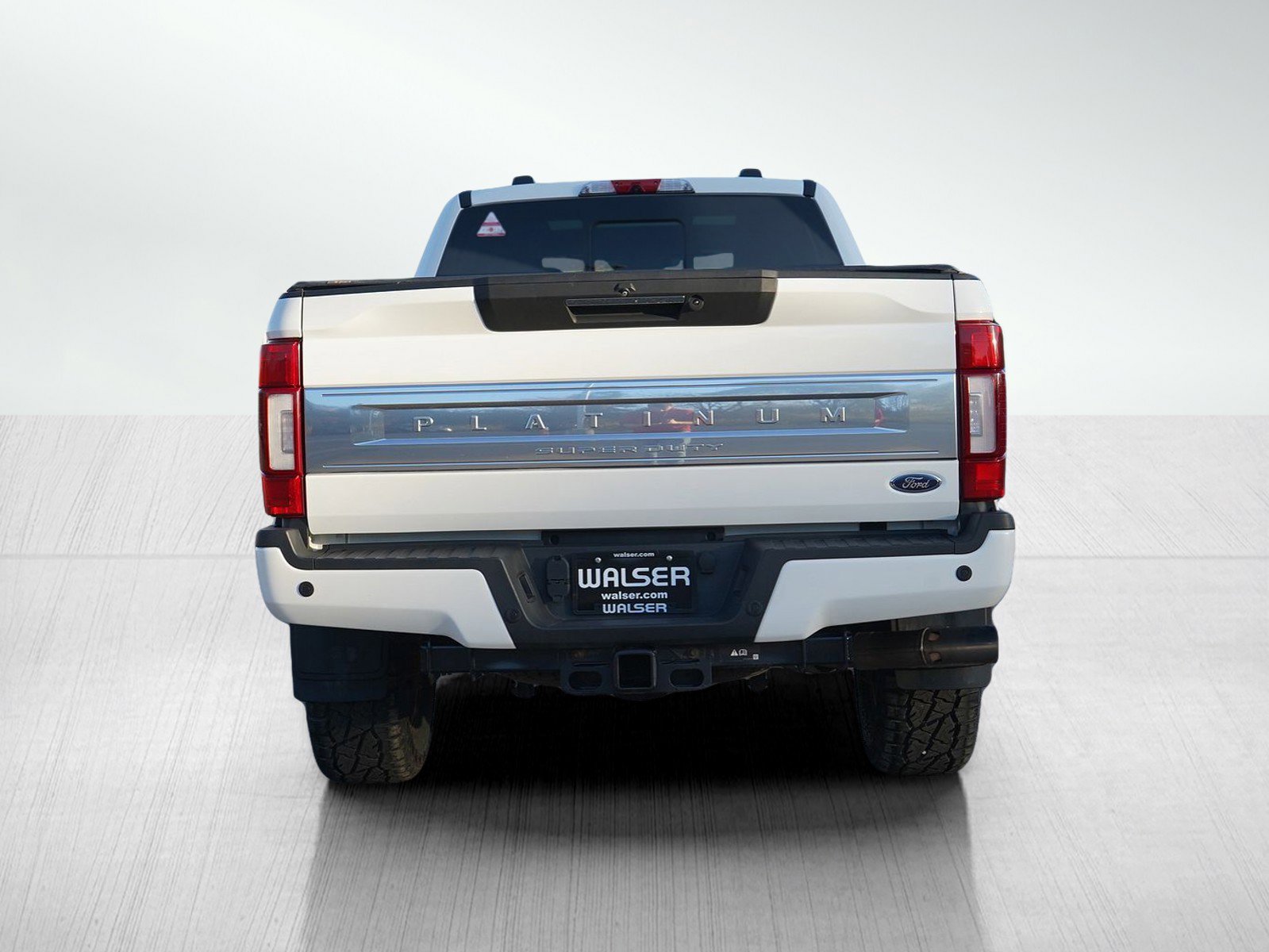 Used 2022 Ford F350 Platinum w/ FX4 Off-Road Package image 4