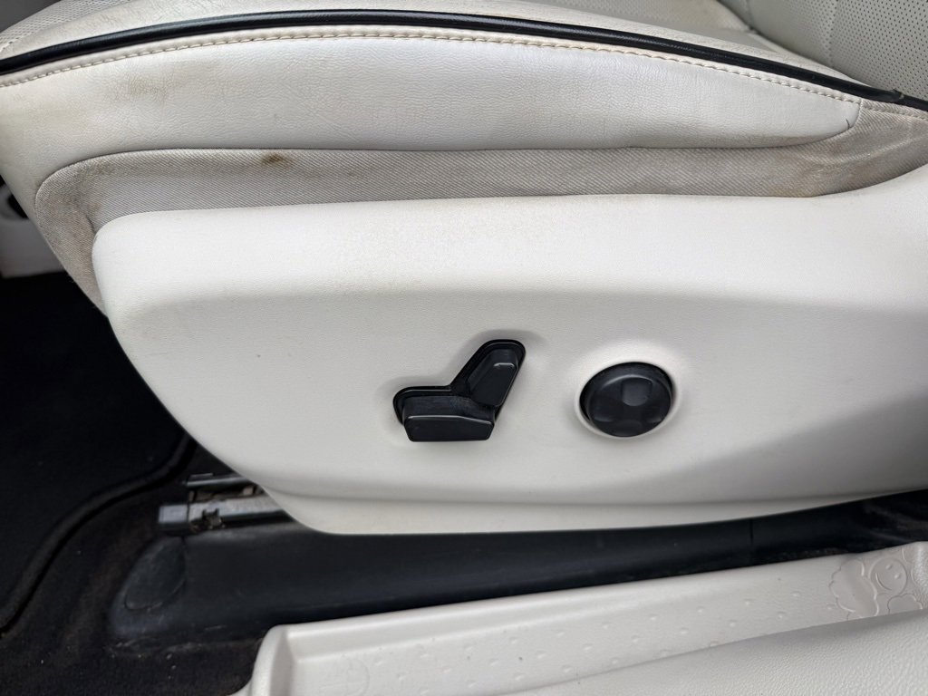 Used 2018 Chrysler Pacifica Limited image 15