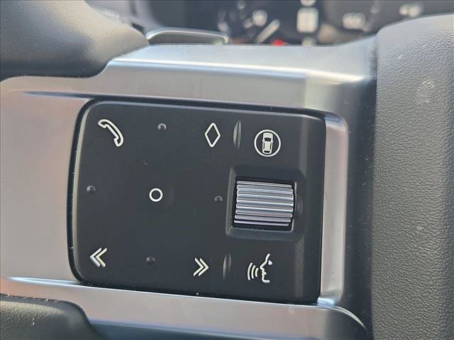 Used 2025 Land Rover Discovery Dynamic SE AWD/4WD image 13