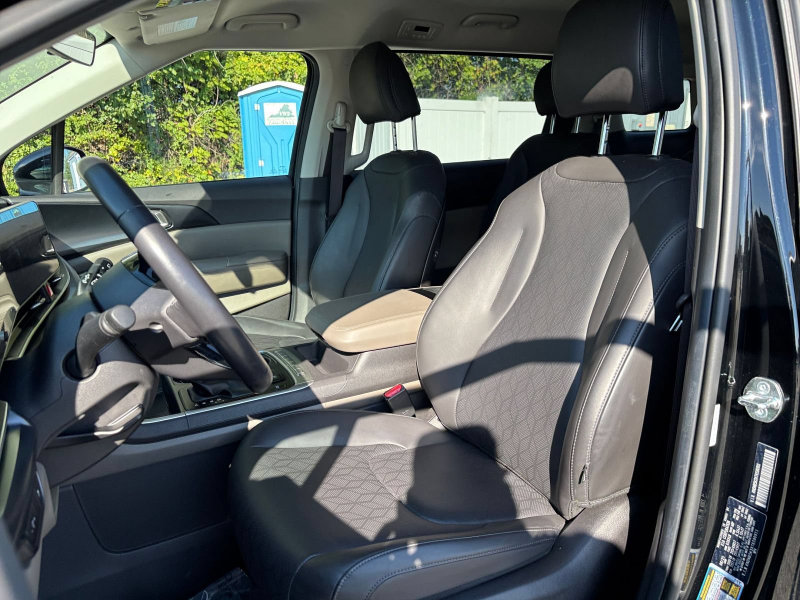 Used 2026 Kia Carnival FWD image 38