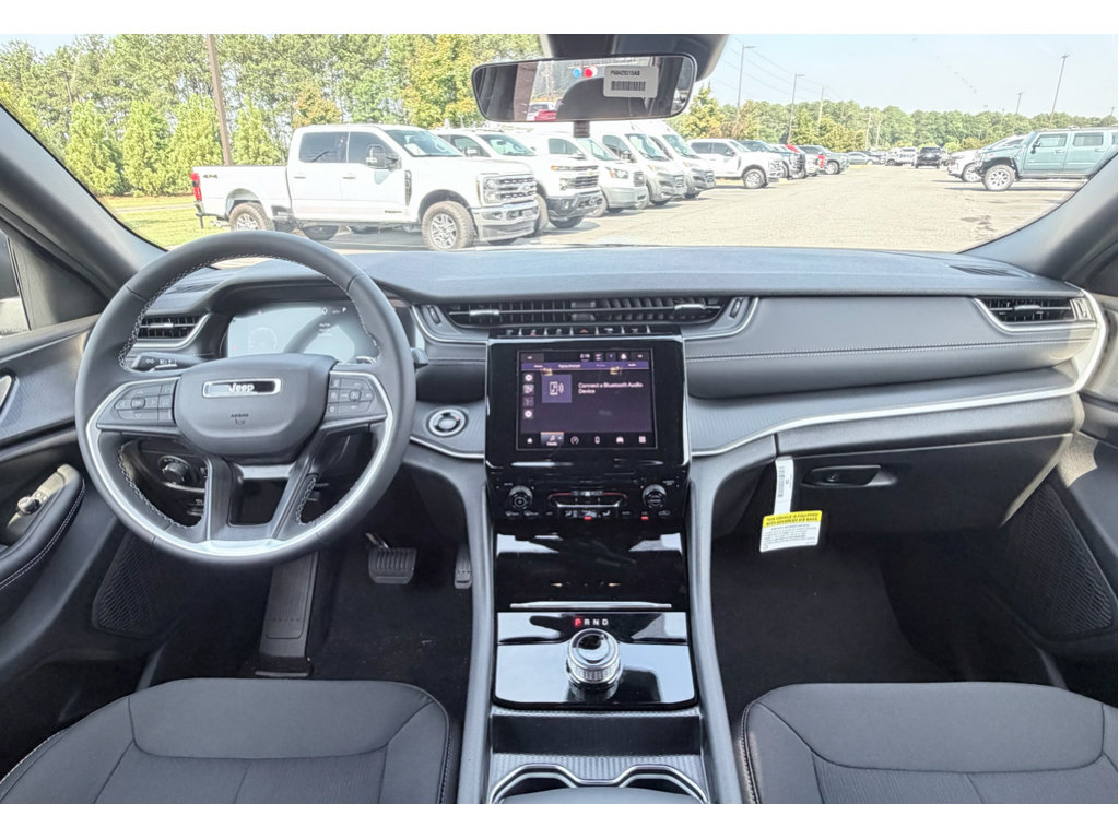 New 2026 Jeep Grand Cherokee Laredo RWD image 10