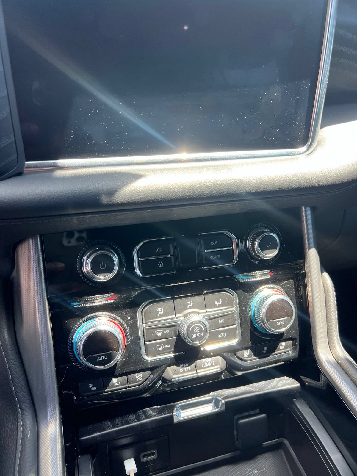 Used 2022 GMC Yukon Denali AWD/4WD image 8