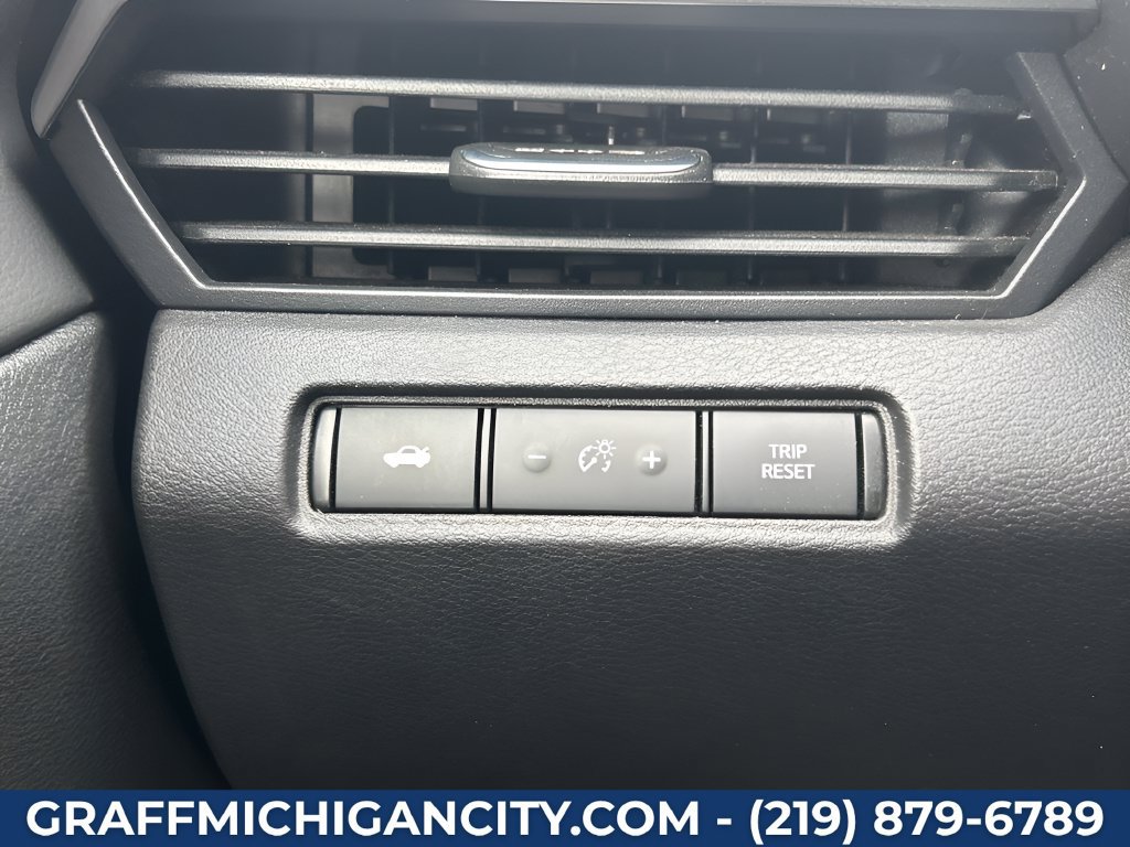Used 2024 Nissan Altima 2.5 SV FWD image 22