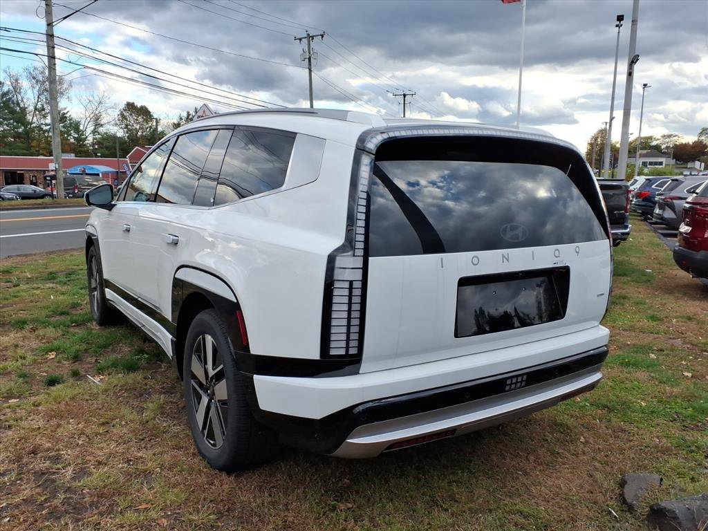 New 2026 Hyundai Ioniq 9 SEL image 3