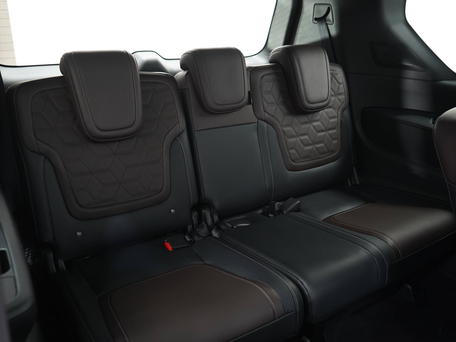 Certified 2025 Nissan Armada Platinum Reserve AWD/4WD image 16