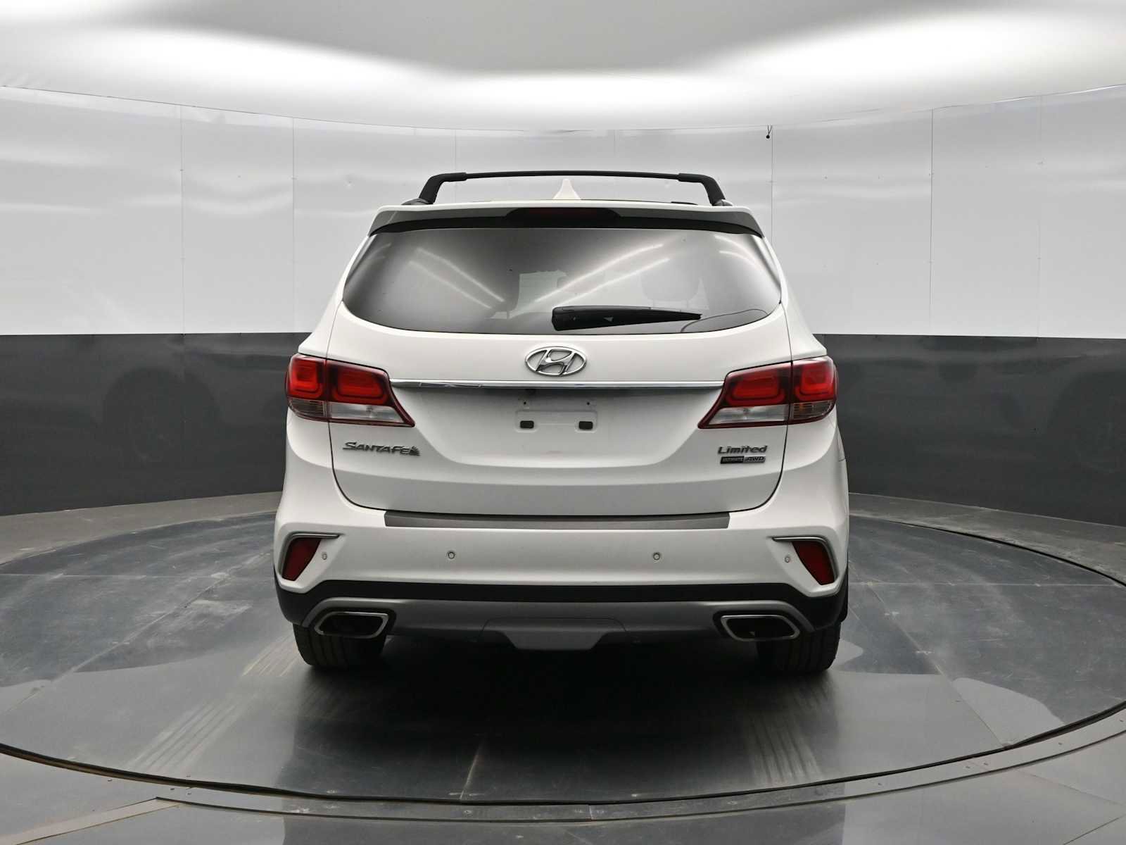 Used 2017 Hyundai Santa Fe Limited AWD/4WD image 6