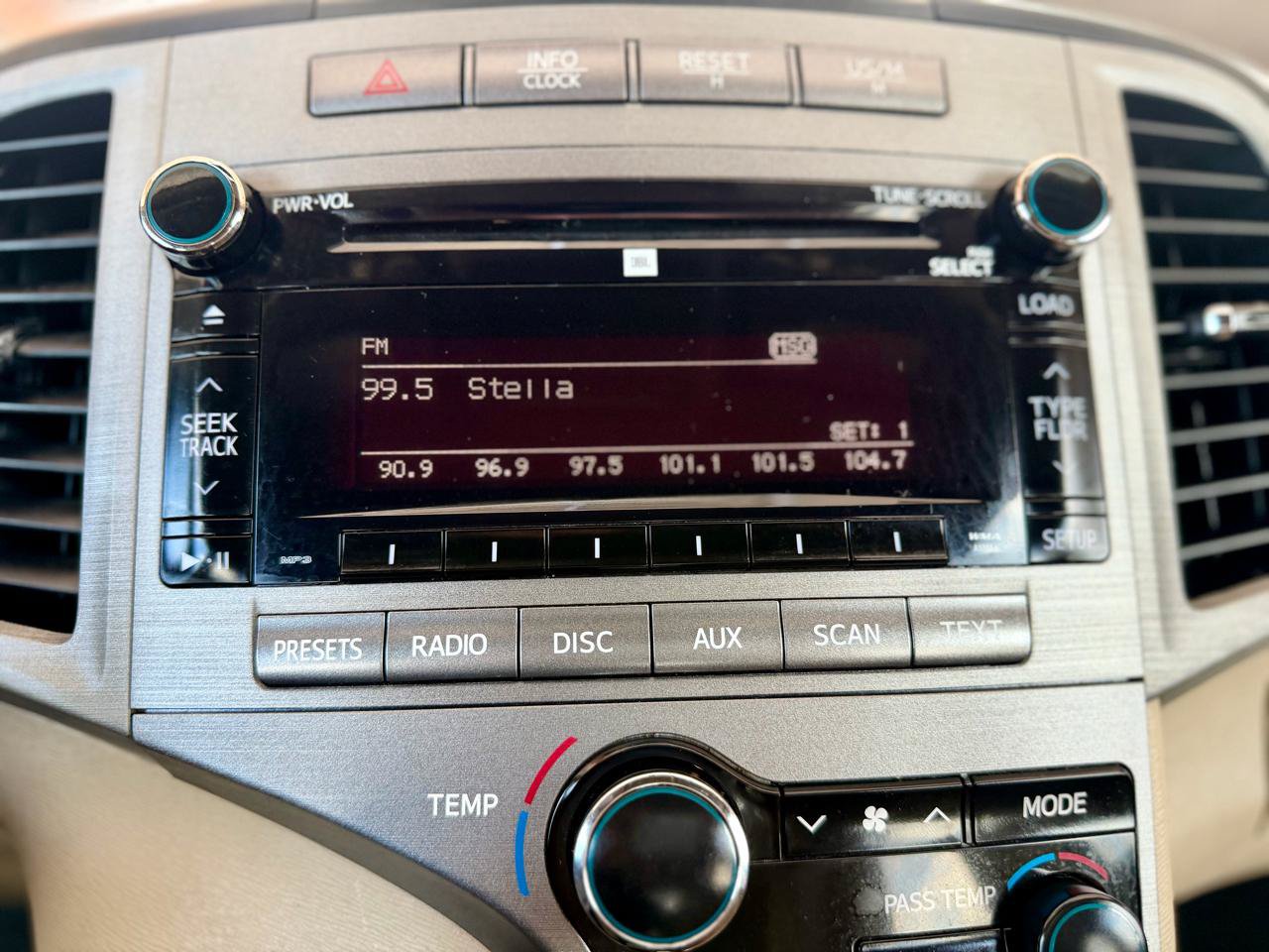 Used 2012 Toyota Venza XLE FWD image 19