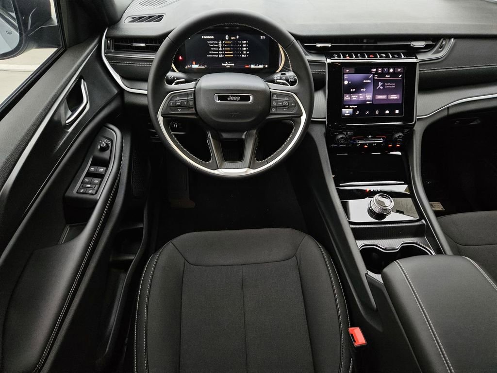 New 2026 Jeep Grand Cherokee Laredo AWD/4WD image 10