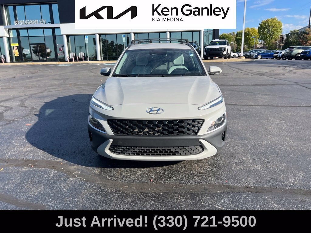 Used 2022 Hyundai Kona SEL FWD image 2