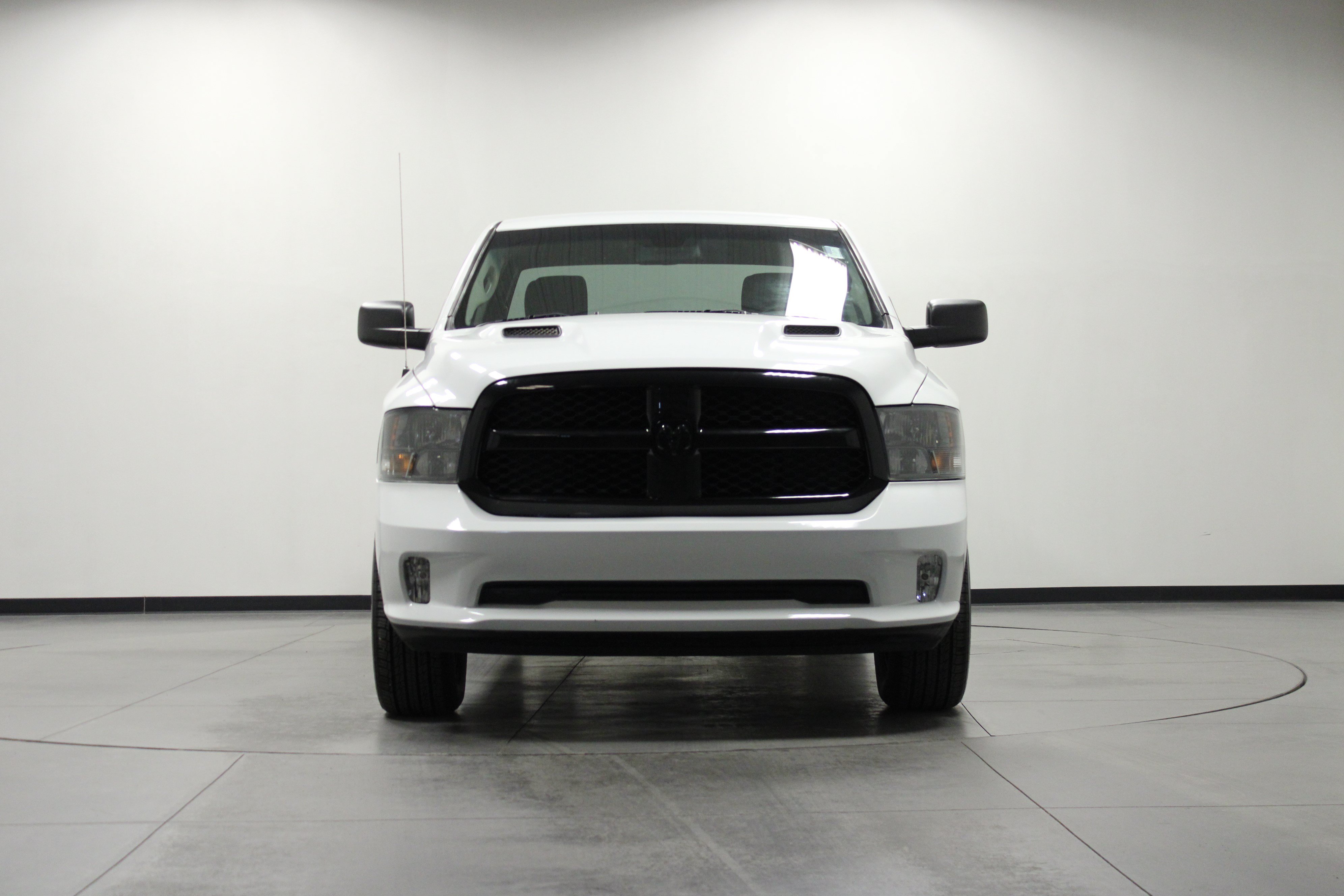 Used 2019 RAM 1500 Express w/ Wheel & Sound Group AWD/4WD image 9