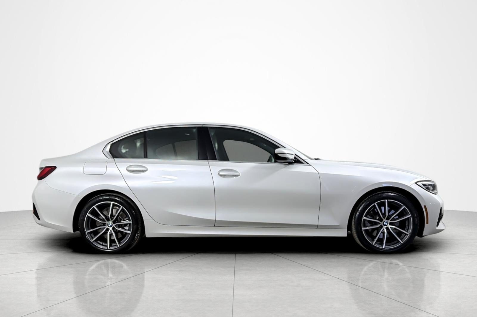 Used 2021 BMW 330i Sedan w/ Convenience Package RWD image 6