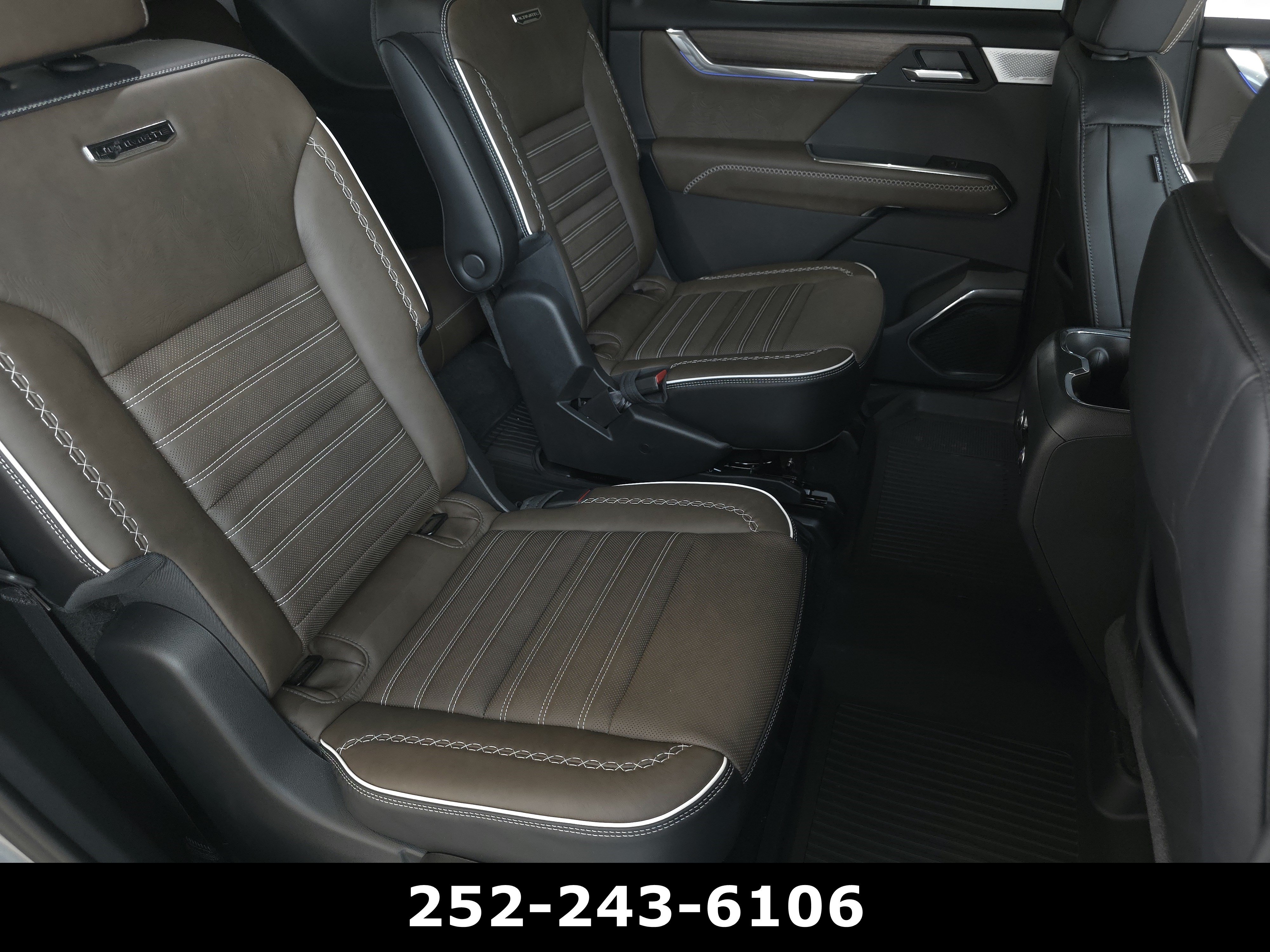 Used 2026 GMC Acadia Denali Ultimate w/ LPO, Floor Liner Package AWD/4WD image 38