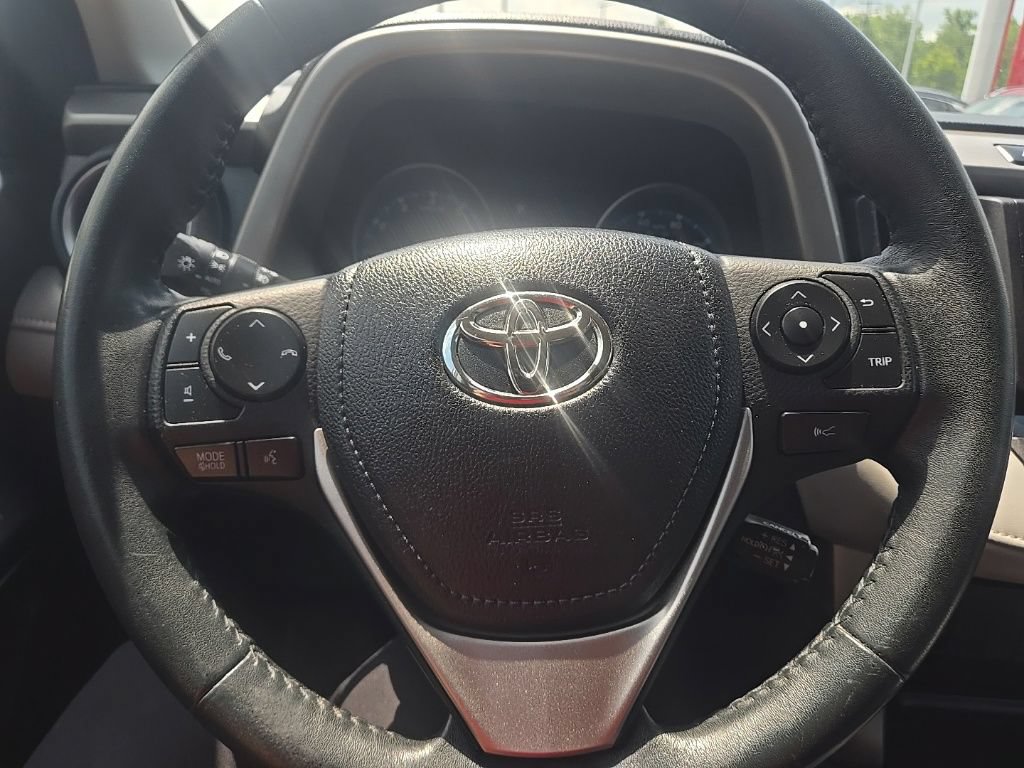 Used 2018 Toyota RAV4 XLE w/ Plus Extra Value Package AWD/4WD image 14