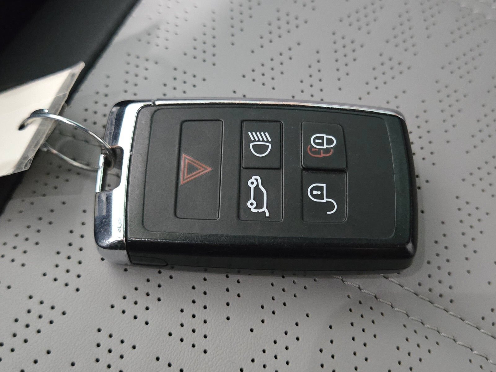 Used 2020 Land Rover Range Rover Evoque R-Dynamic SE AWD/4WD image 30