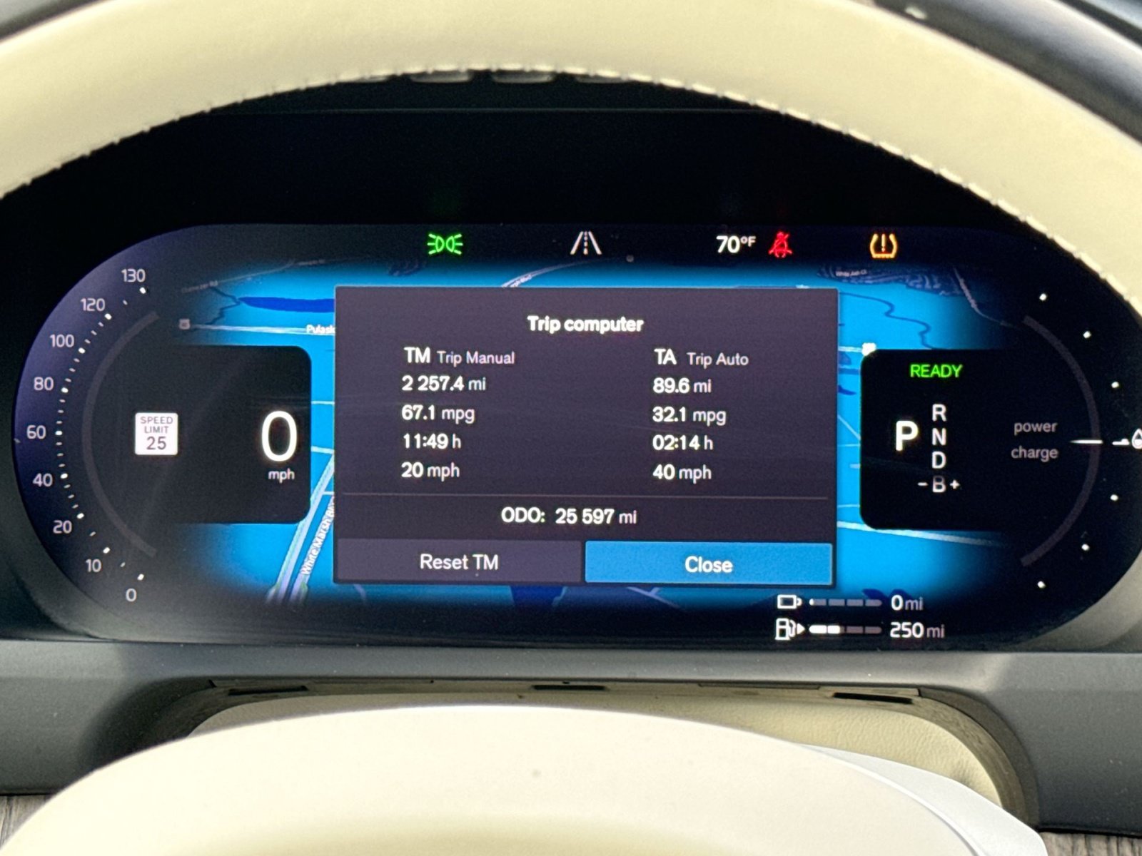 Certified 2023 Volvo XC90 T8 Plus w/ Protection Package Premier AWD/4WD image 17