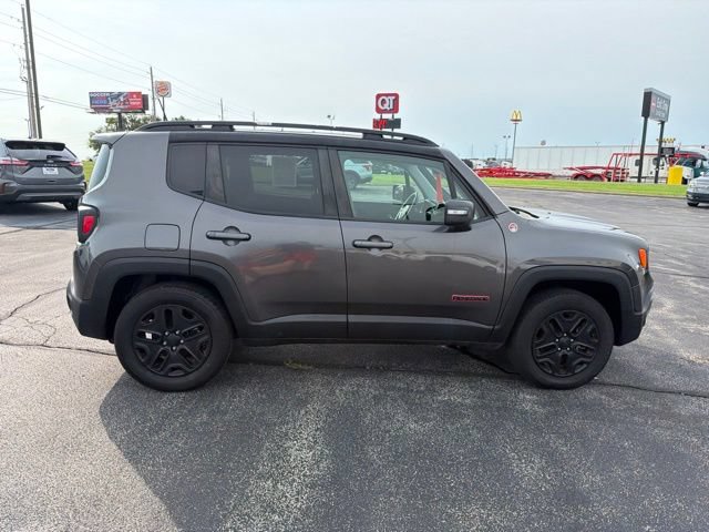 Used 2018 Jeep Renegade Trailhawk w/ Popular Equipment Group AWD/4WD image 6