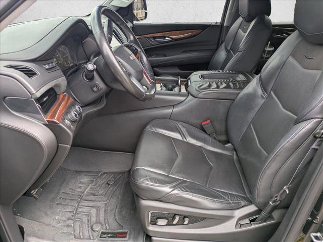 Used 2015 Cadillac Escalade Luxury AWD/4WD image 16