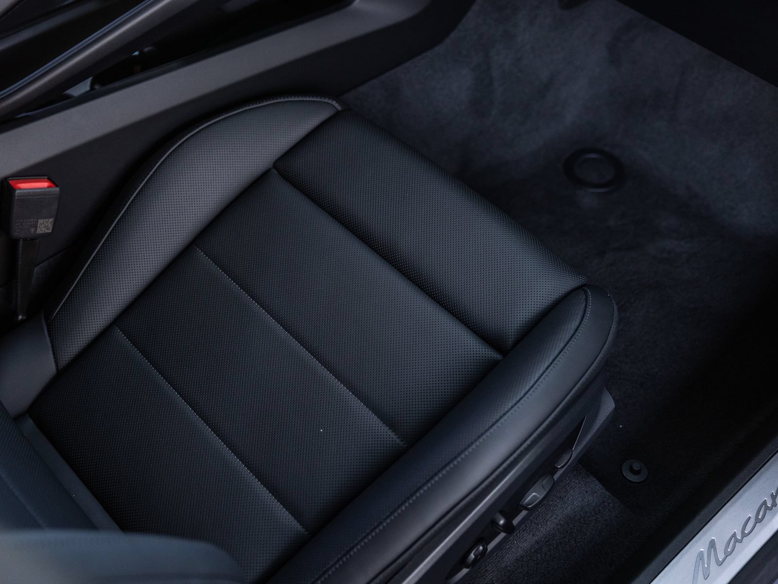 New 2026 Porsche Macan 4 Electric AWD/4WD image 38